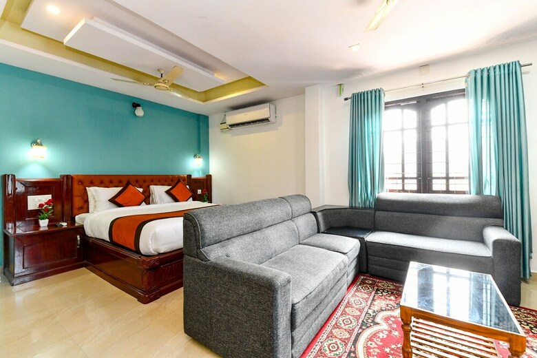 Hotel Oyo 28276 Harshavardhana Inn
