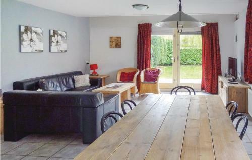 Four-bedroom Holiday Home In Wemeldinge