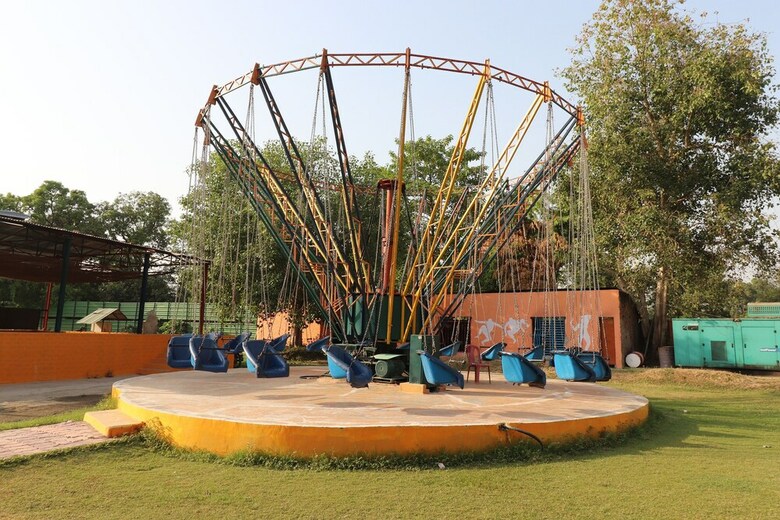 Hotel Oyo 30450 Aamrapaali Water Park