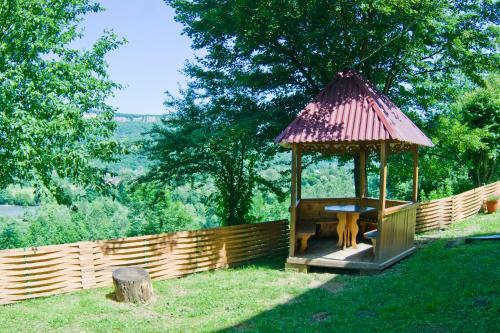 Hostal Guest House "u Reki"