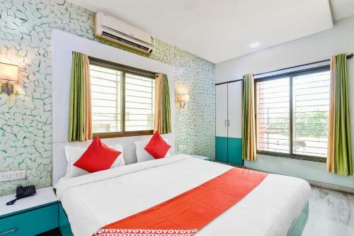 Oyo 61308 Hotel Rw International