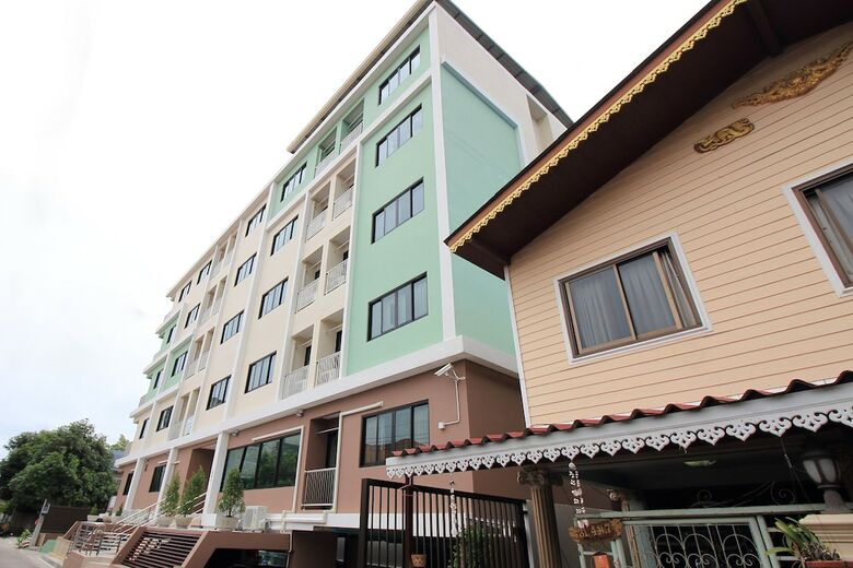 Hotel Oyo 243 The All Residence