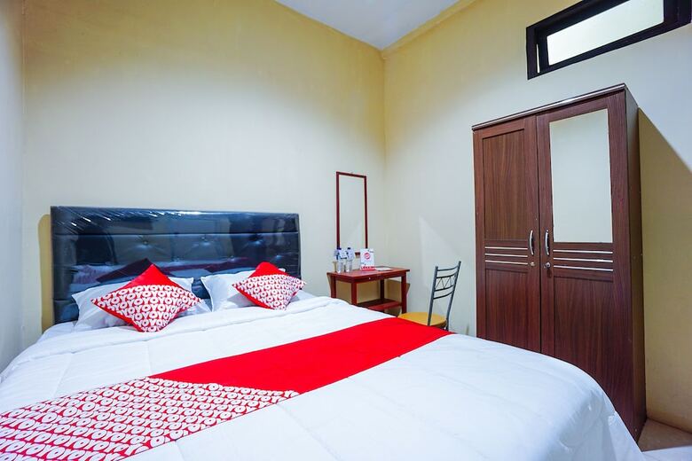 Hotel Oyo 776 Bless House