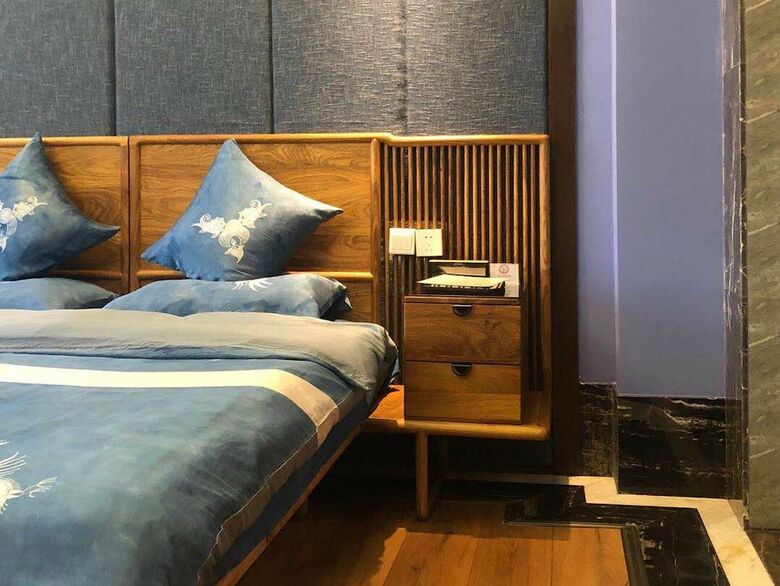 Qiancuihang Art Hotel