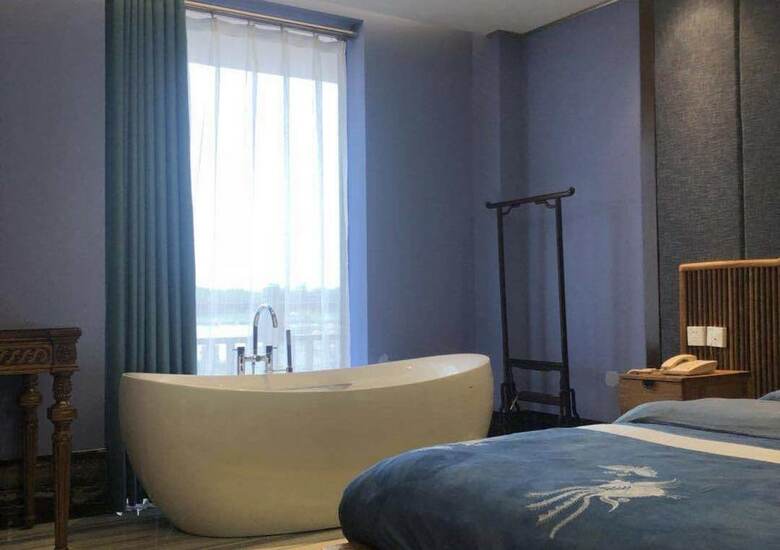 Qiancuihang Art Hotel