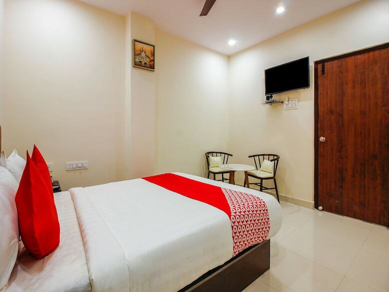 Oyo 23323 Hotel Dove