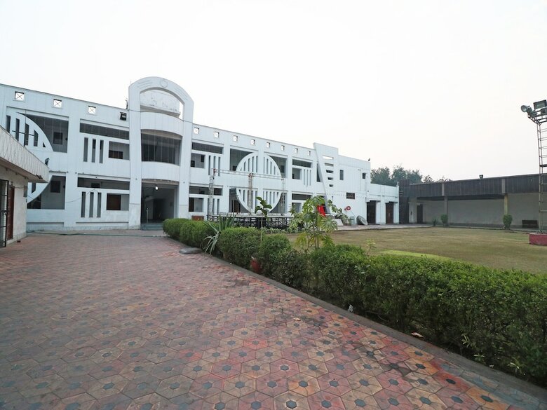 Oyo 15383 Hotel Grand Melrose
