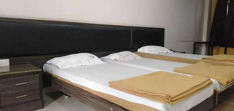 Hotel Iroomz Annapoorna Residency