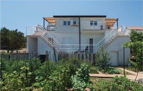 One-bedroom Apartment In Tisno