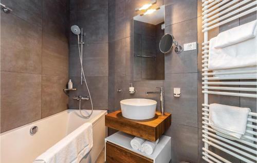 Four-bedroom Holiday Home In Veprinac