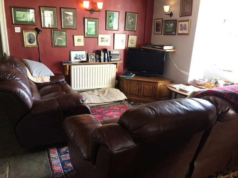 Bed & Breakfast Belhuish Farmhouse