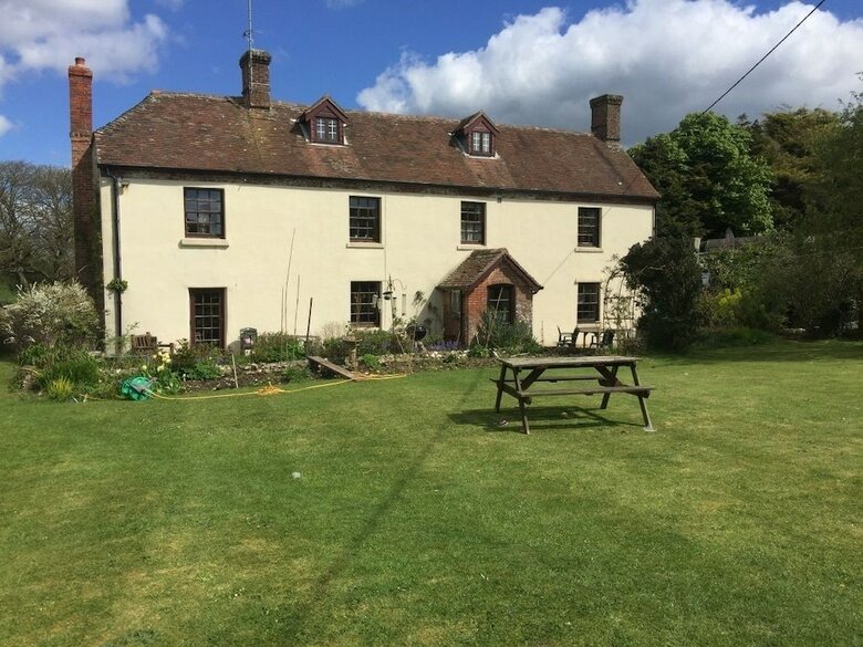 Bed & Breakfast Belhuish Farmhouse