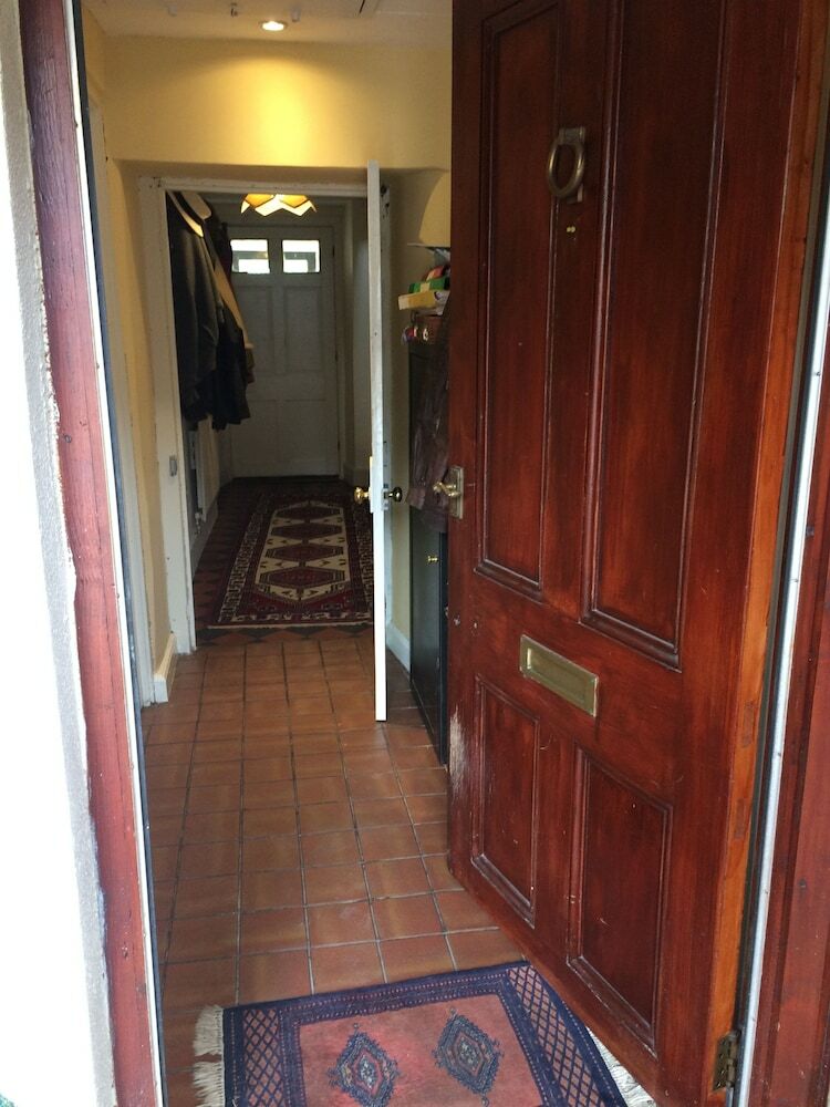 Bed & Breakfast Belhuish Farmhouse