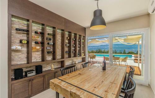 Five-bedroom Holiday Home In Polje