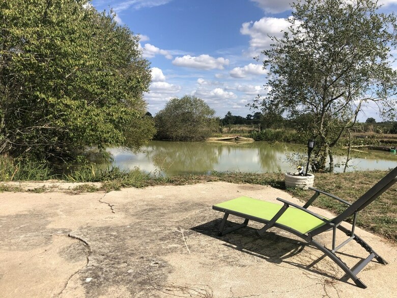 1 Bedroom Peaceful Lake Room With Lake Views
