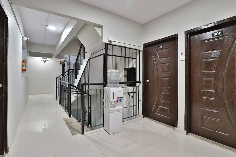 Hotel Oyo 30641 Crystal Service Apartments