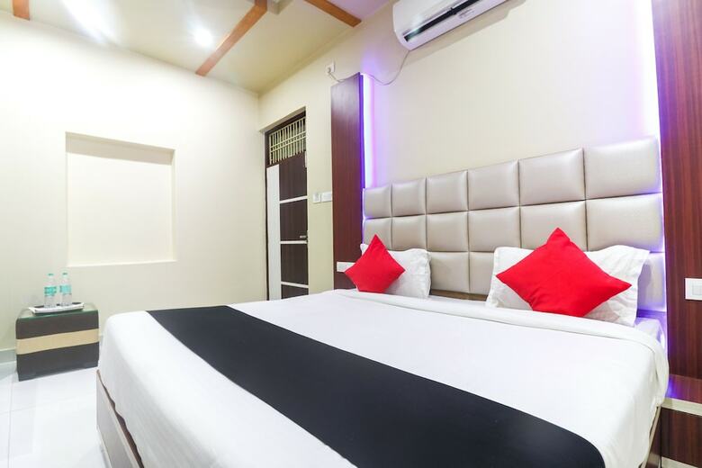 Hotel Capital O 30380 Kiaara Stay