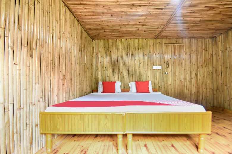 Hotel Oyo 47035 Reva Camps