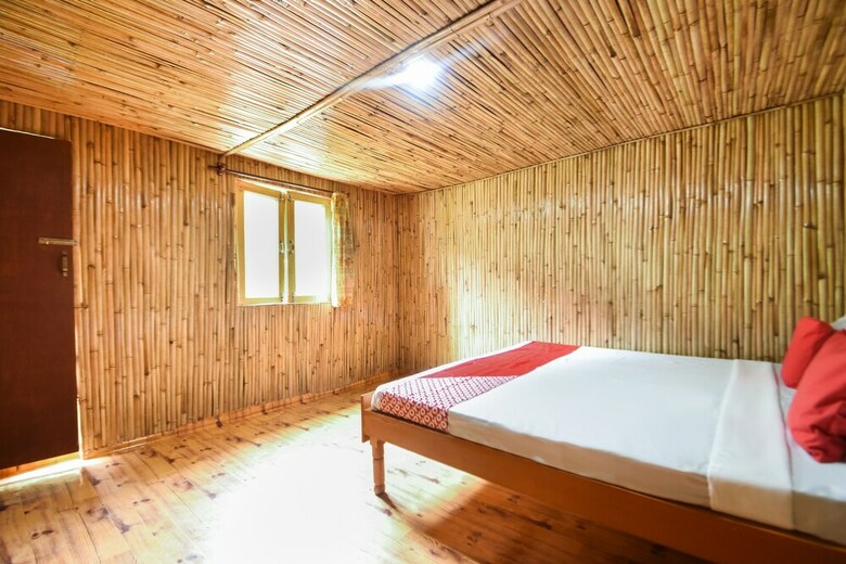 Hotel Oyo 47035 Reva Camps