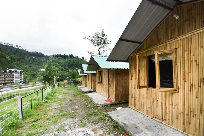 Hotel Oyo 47035 Reva Camps