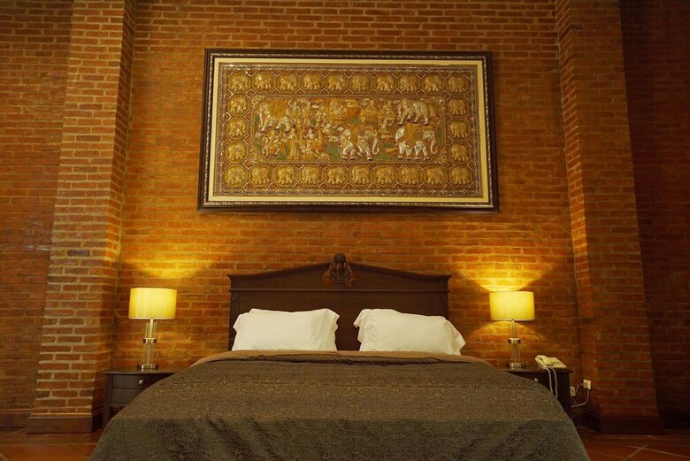 Hotel Chayana Resort