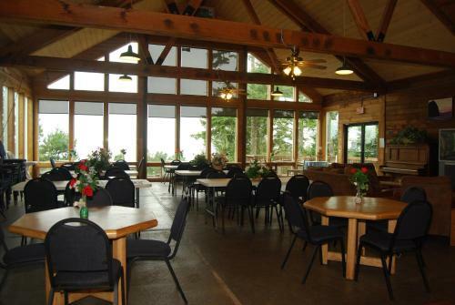 Pacific City Camping Resort Cabin 9