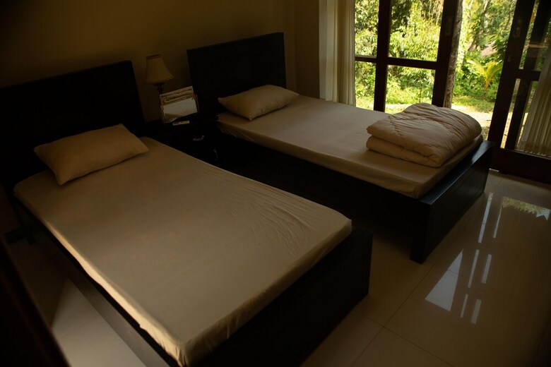 Hostal Arnata Guest House