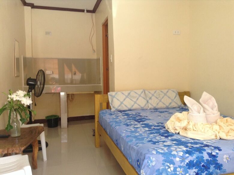 Hotel Mikki's Tourist Inn