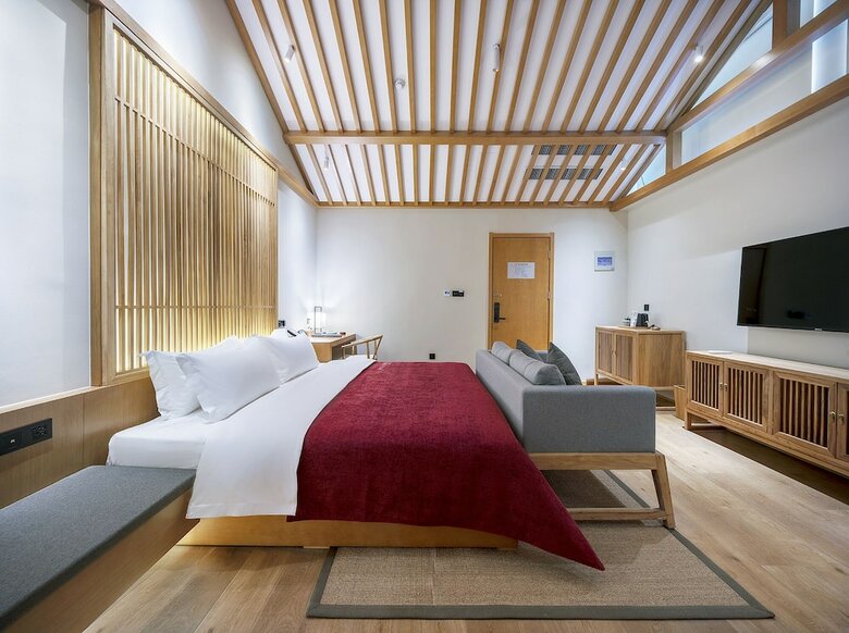 Qianna Yingtang Hotel