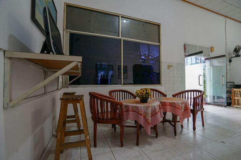 Oyo 1216 Hotel Sejati