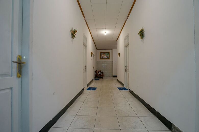 Oyo 1216 Hotel Sejati