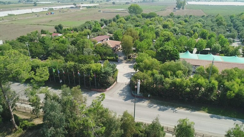 Happy Camp In Camping Village Paestum