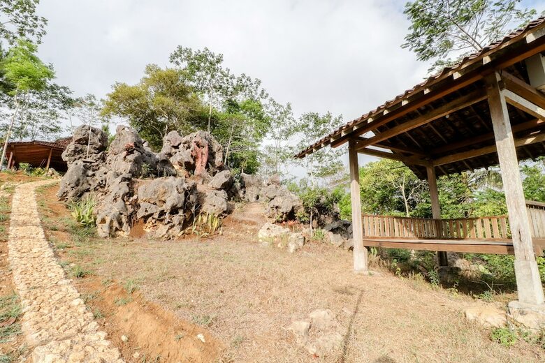 Hotel Omah Watu Blencong