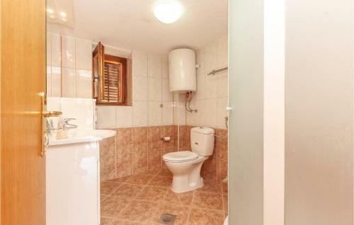 One-bedroom Apartment In Pirovac