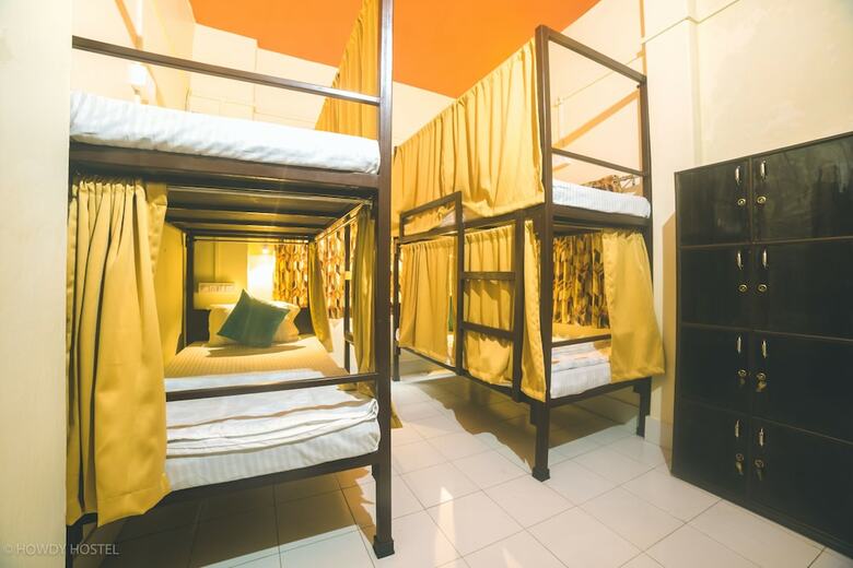 Hostal On The Ghat By Howdy Hostels