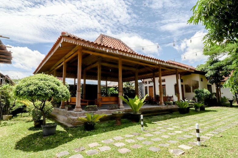 Residencia Jenak Homestay