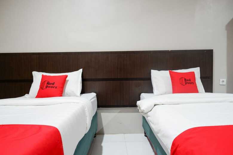 Hotel Reddoorz Plus Near Haluoleo University