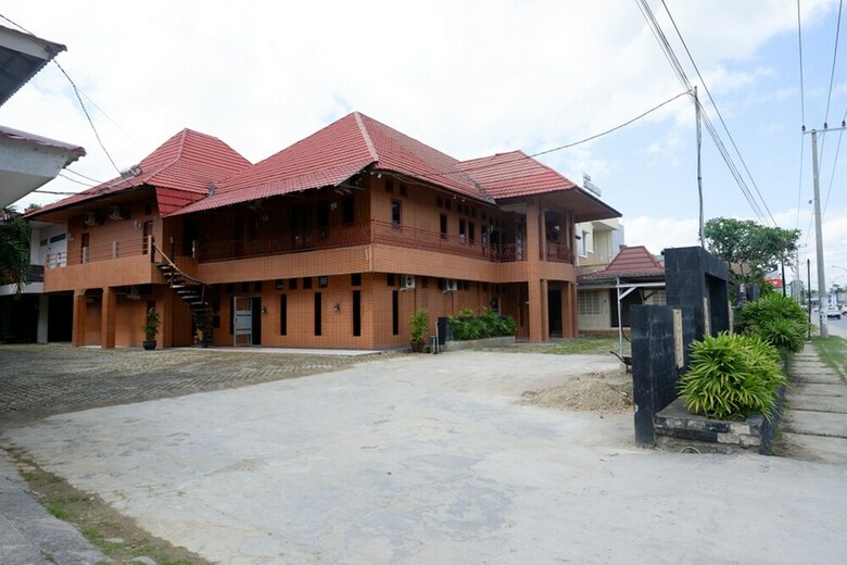 Hotel Reddoorz Plus Near Haluoleo University
