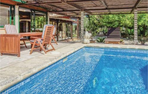 Three-bedroom Holiday Home In Manacor