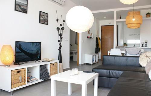 Two-bedroom Apartment In Roldan