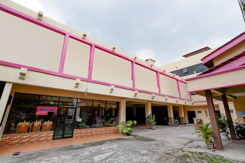 Oyo 1706 Hotel H&w Solo
