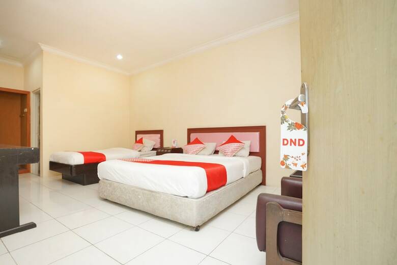 Hostal Oyo 2003 Female Guest House
