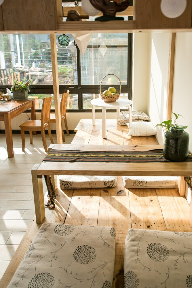 Hotel Tree House Caf� & Homestay