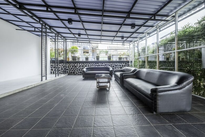 Hotel Oyo 2099 Hz Residence