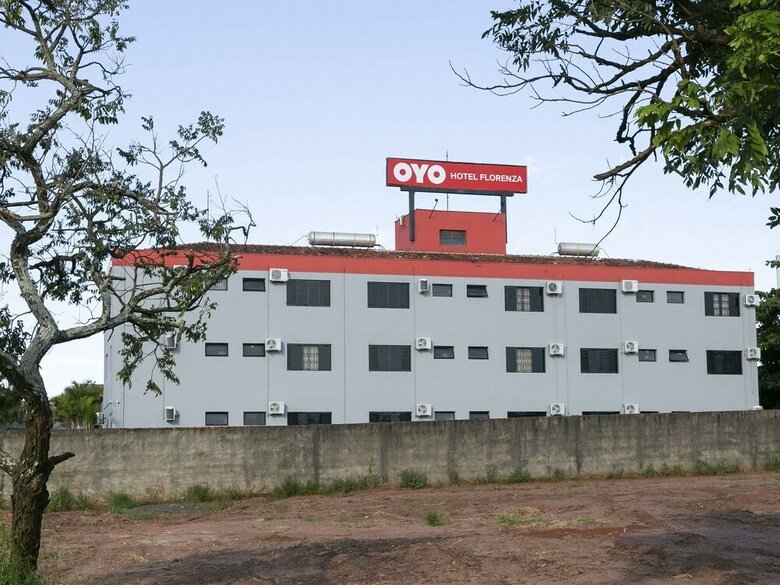 Oyo Florenza Palace Hotel