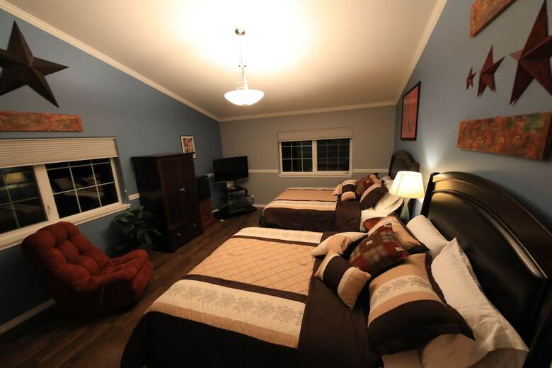 Bed & Breakfast Aurora Pioneer Manor