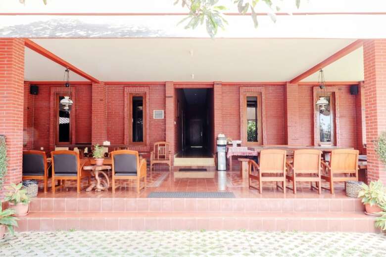 Hotel Pak Dhe Homestay
