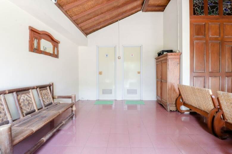 Hotel Pak Dhe Homestay