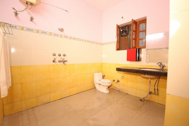 Hotel The Karnal Resort