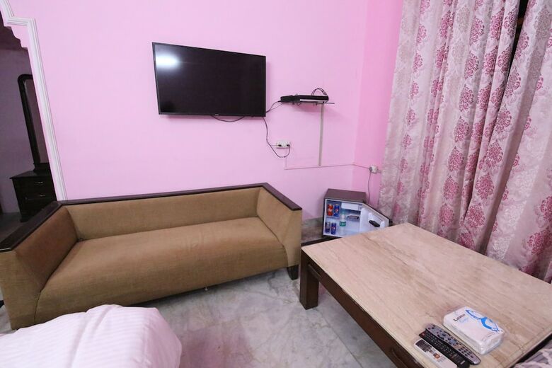 Hotel The Karnal Resort